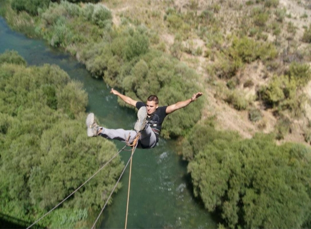  Osate il bungee jumping sulla schiena 